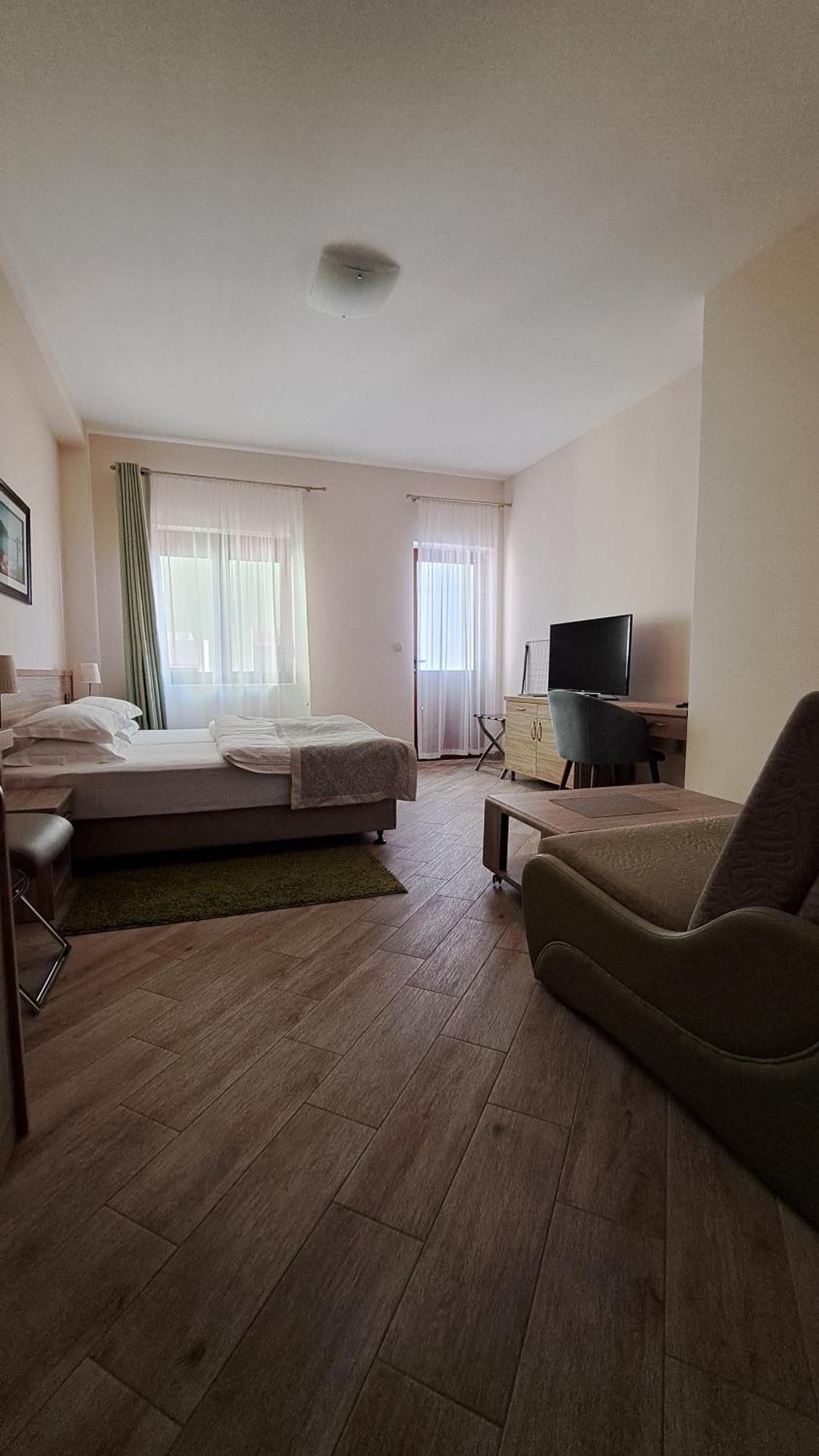 Villa Allende Bečići Luaran gambar